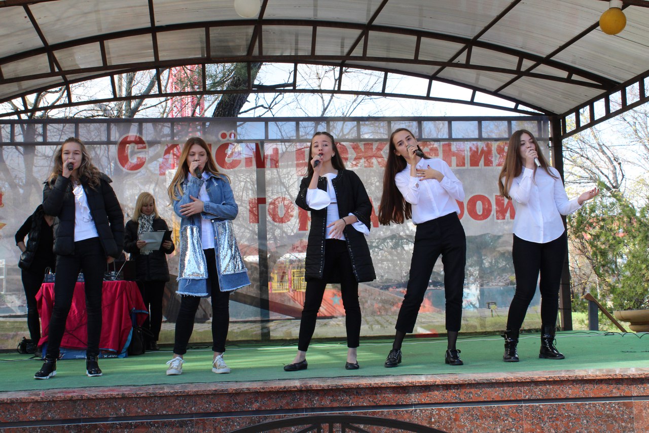 Молодежный концерт в рамках Дня народного единства прошел в парке им.Ленина
